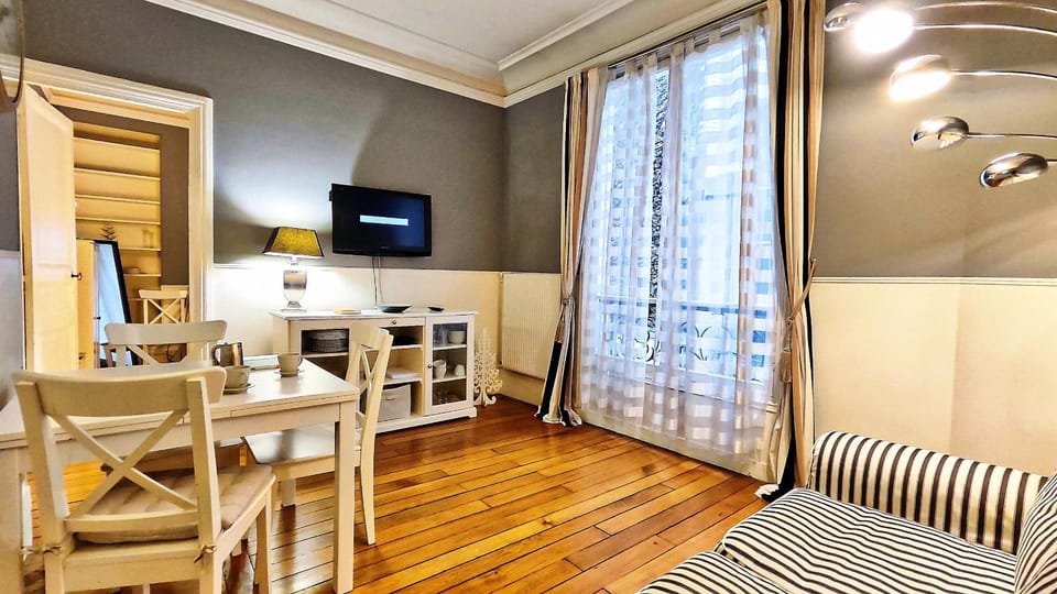 Central Paris Apartment Near Champs Elysees Apartment in Paris