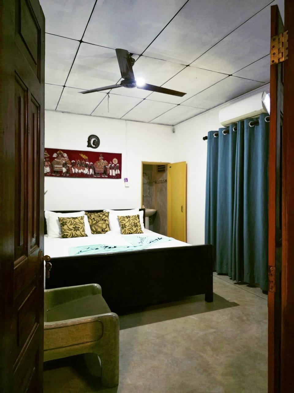 Bed, Bedroom, air conditioner