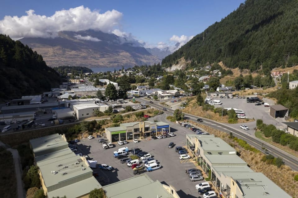 Central Charmer - walk to town, family friendly Apartment in Queenstown