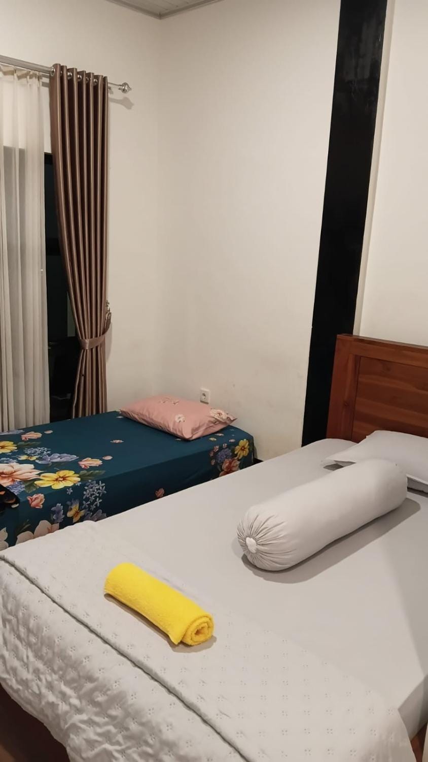 Arisiwa Homestay Lombok Bed and Breakfast in West Praya