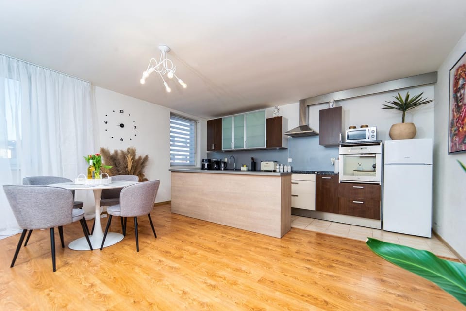 Kitchen or kitchenette, Dining area, dishwasher, oven, stove, kitchen