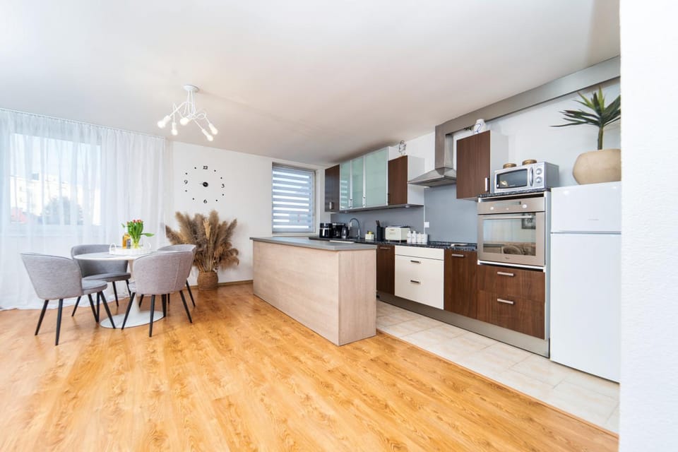 Kitchen or kitchenette, Dining area, dishwasher, oven, stove, kitchen