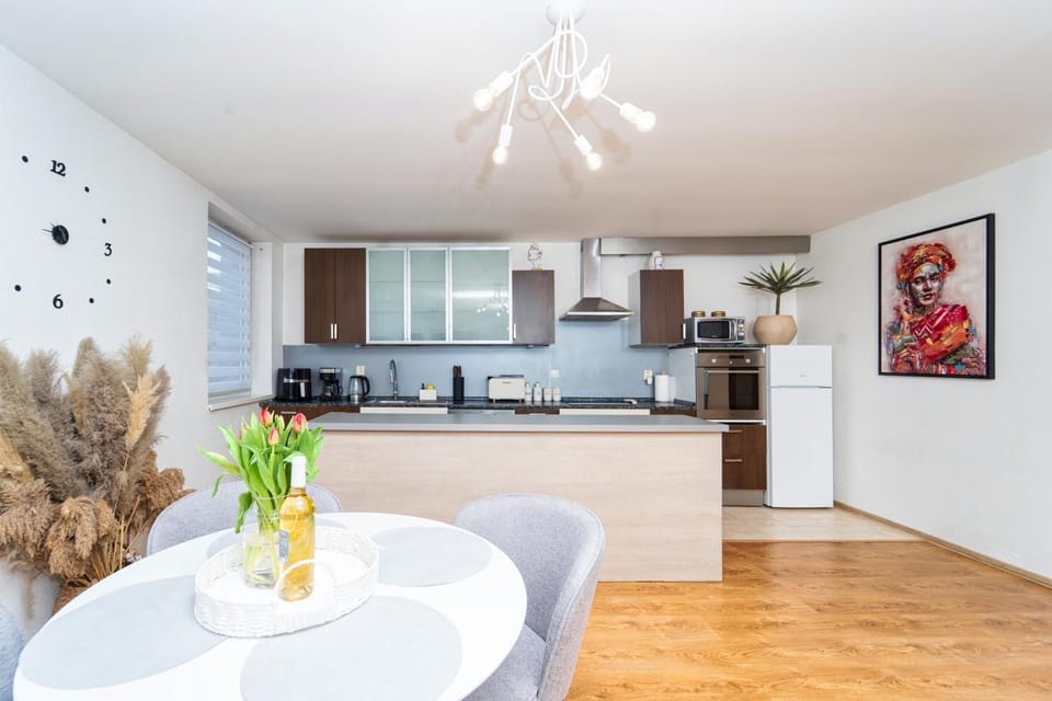 Kitchen or kitchenette, Dining area, dishwasher, oven, pet friendly, stove, kitchen