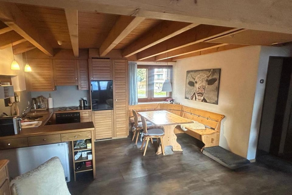 Dining area, kitchen