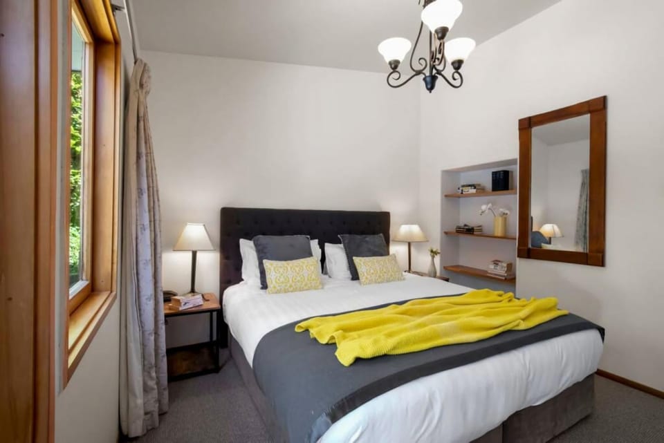Historic Stone Cottage Apt 1- spa - 3 min from town Apartment in Queenstown