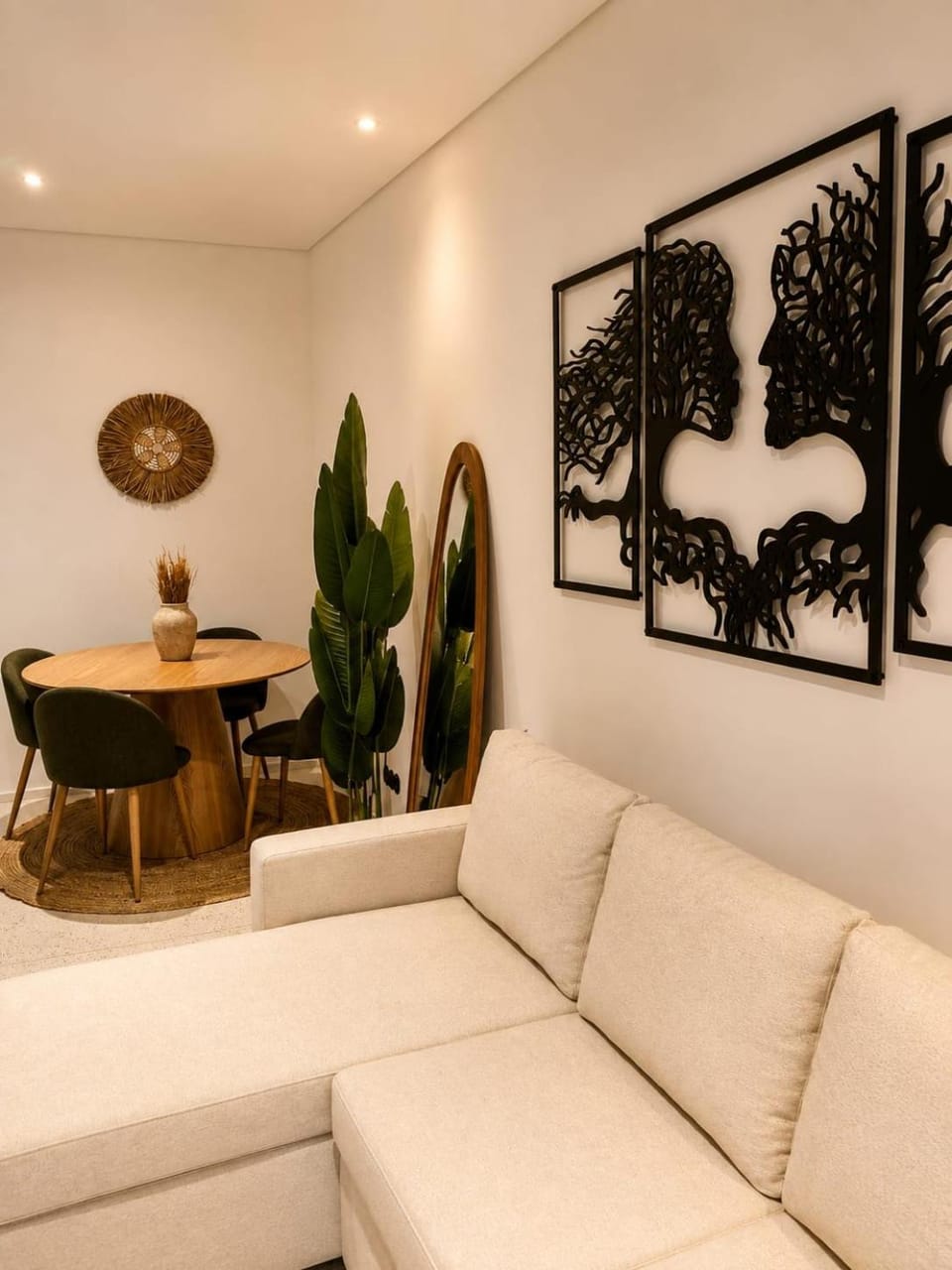 Living room, Decorative detail, Dining area