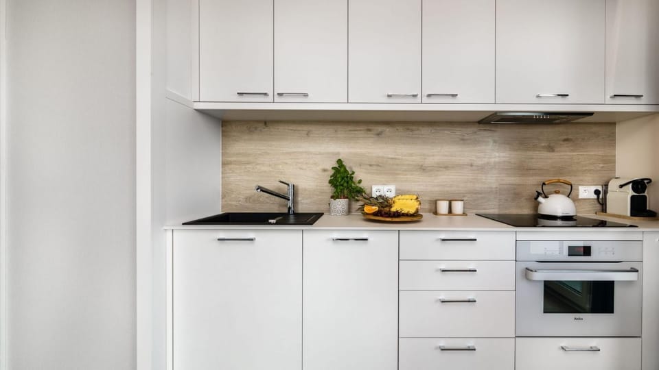 Coffee/tea facilities, Kitchen or kitchenette, pet friendly, stove