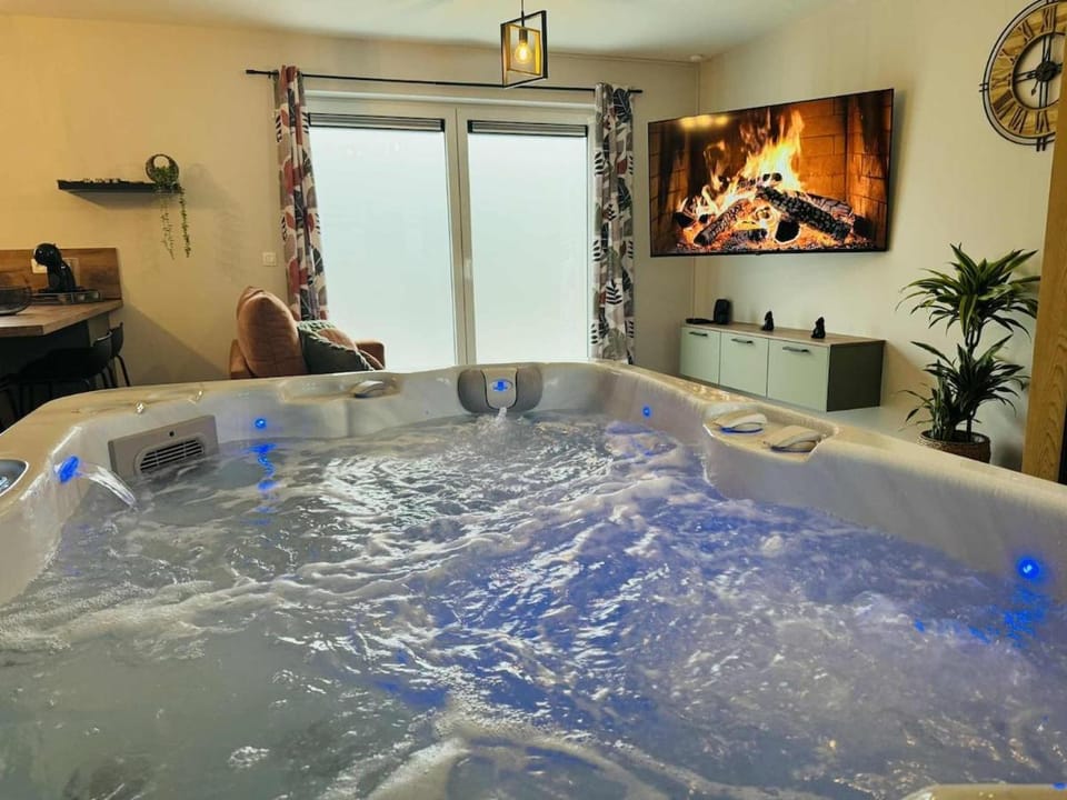 Le cocon de pernelle spa et sauna privatif Villa in Belgium