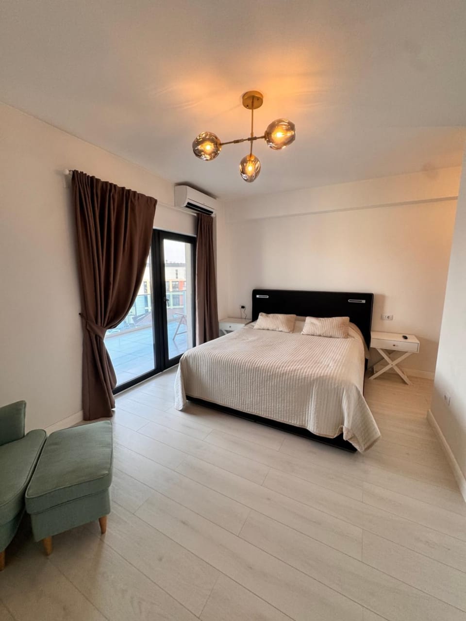 Authenticity Apartment in Craiova