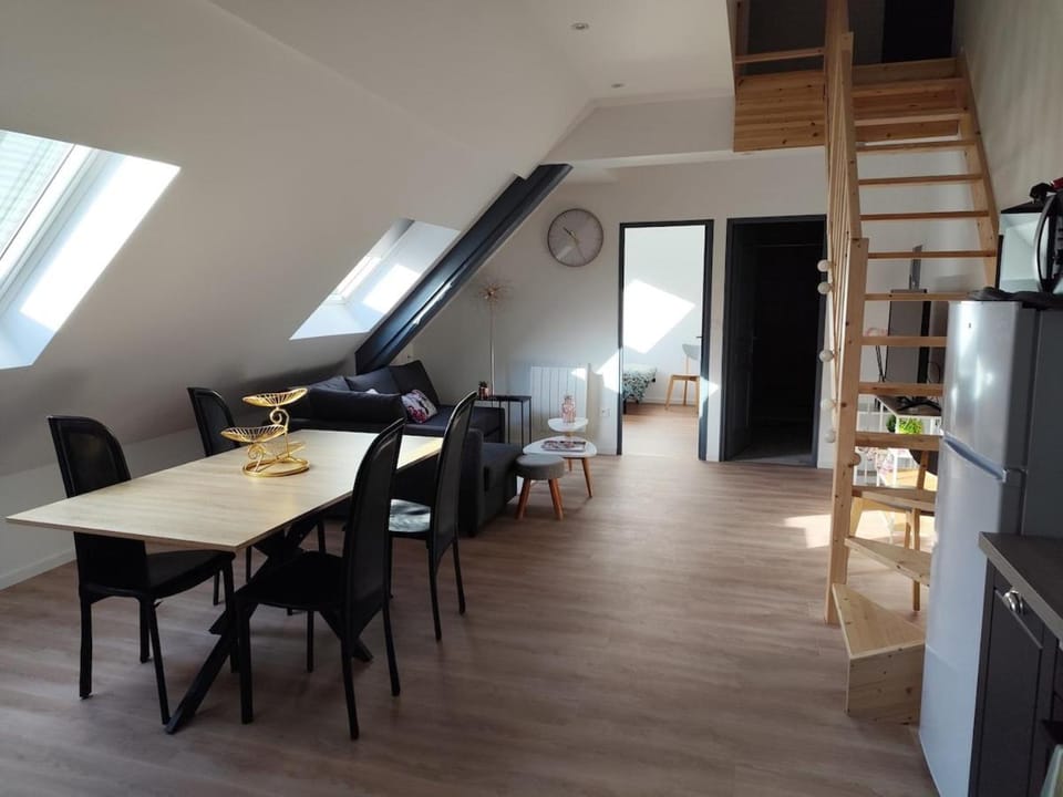 Living room, Seating area, Dining area