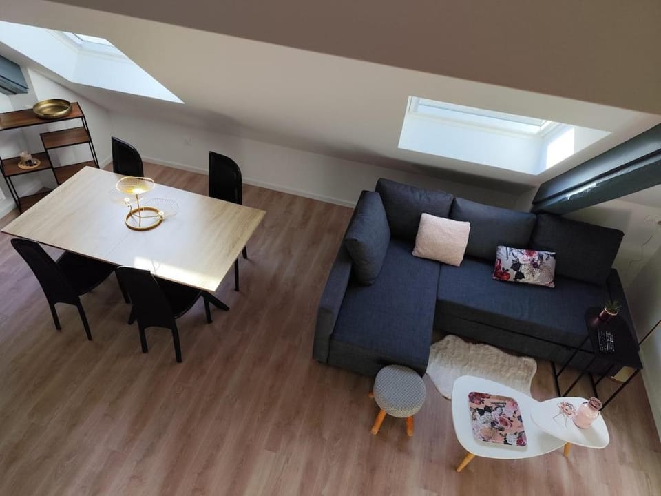 Seating area, Dining area