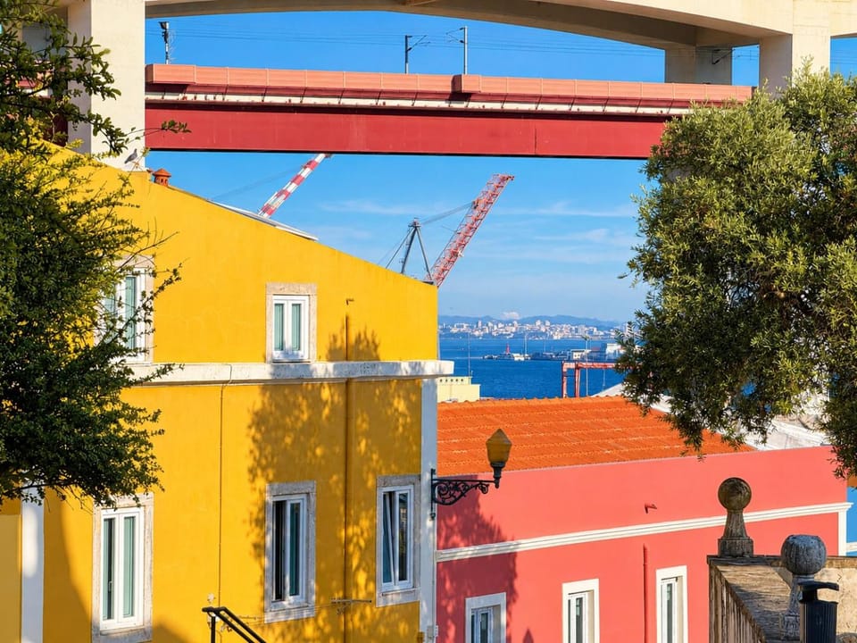 Flat Capela Santo Amaro - View of the bridge & Tagus River Apartment in Lisbon