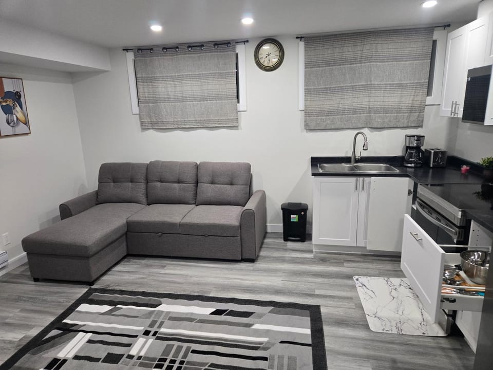 2705 B Makowsky Crescent, Regina Apartment in Regina