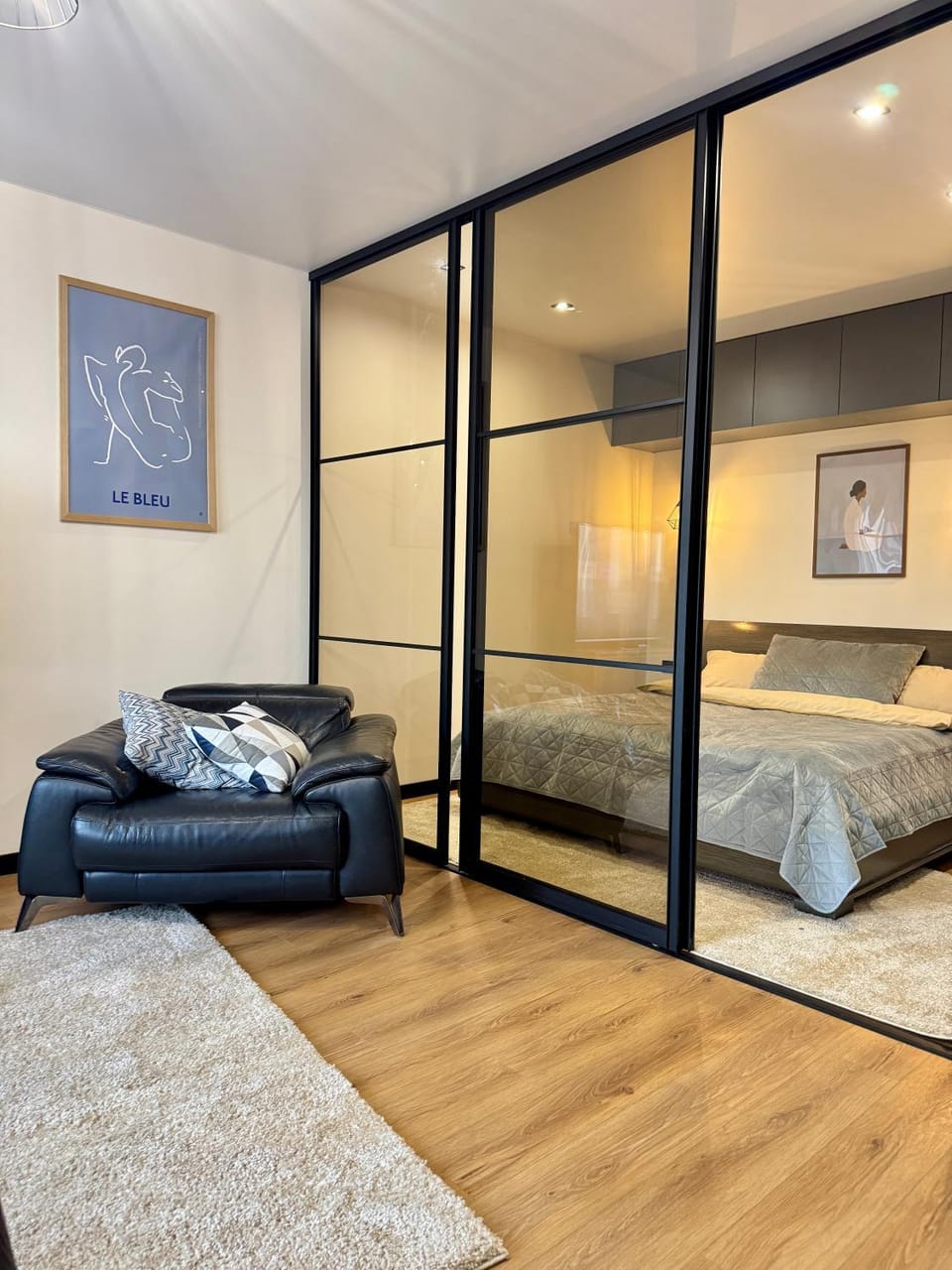Bed, Living room, Bedroom