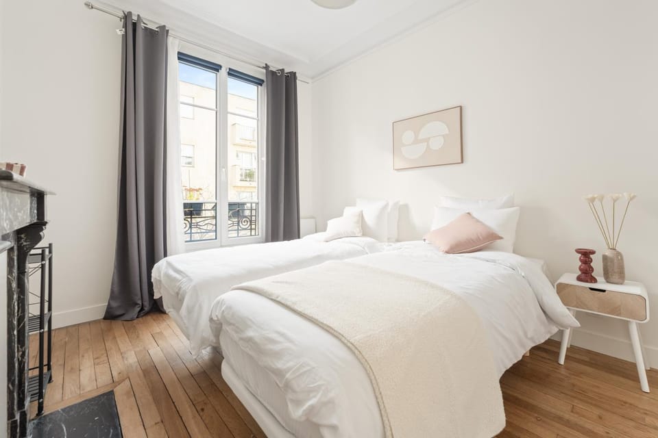Square Danton Two Bedrooms 5 people Apartment in Levallois-Perret