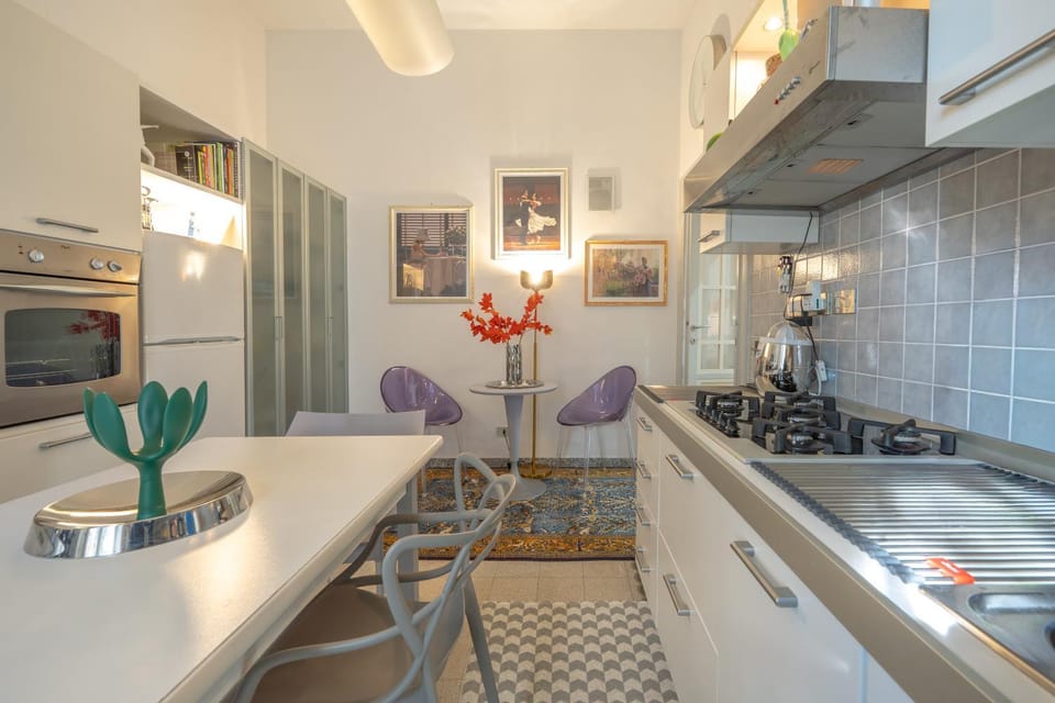 Kitchen or kitchenette, Seating area, Dining area, oven, stove, kitchen