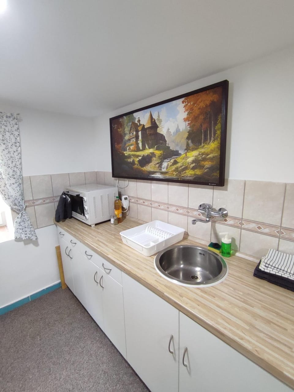 Kitchen or kitchenette