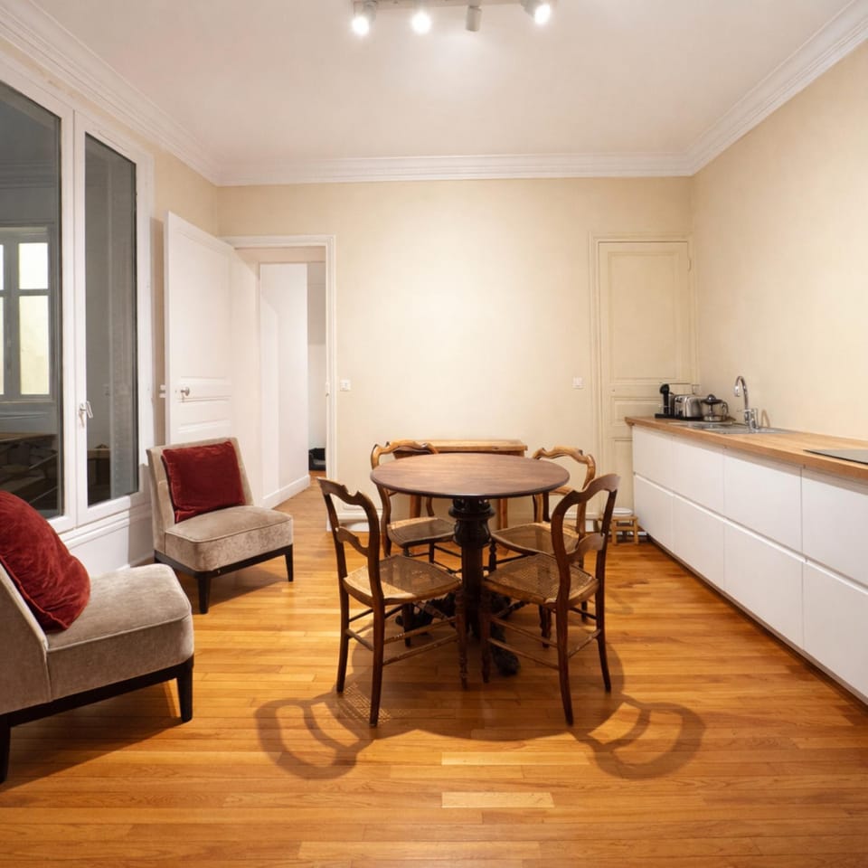 Seating area, Dining area