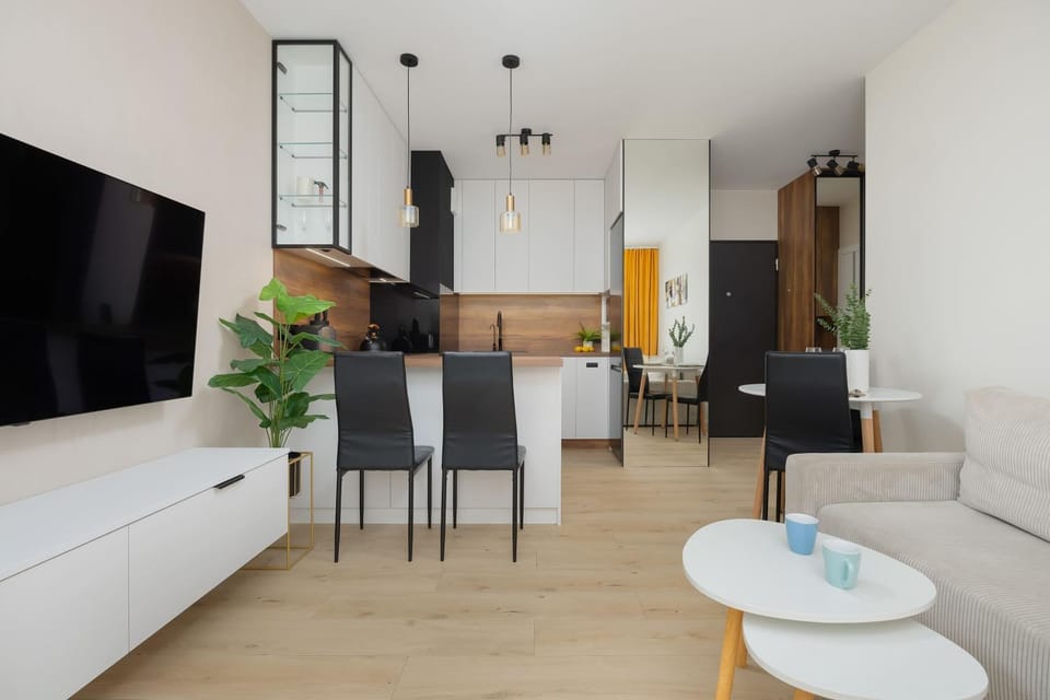TV and multimedia, Living room, Seating area, Dining area, Evening entertainment