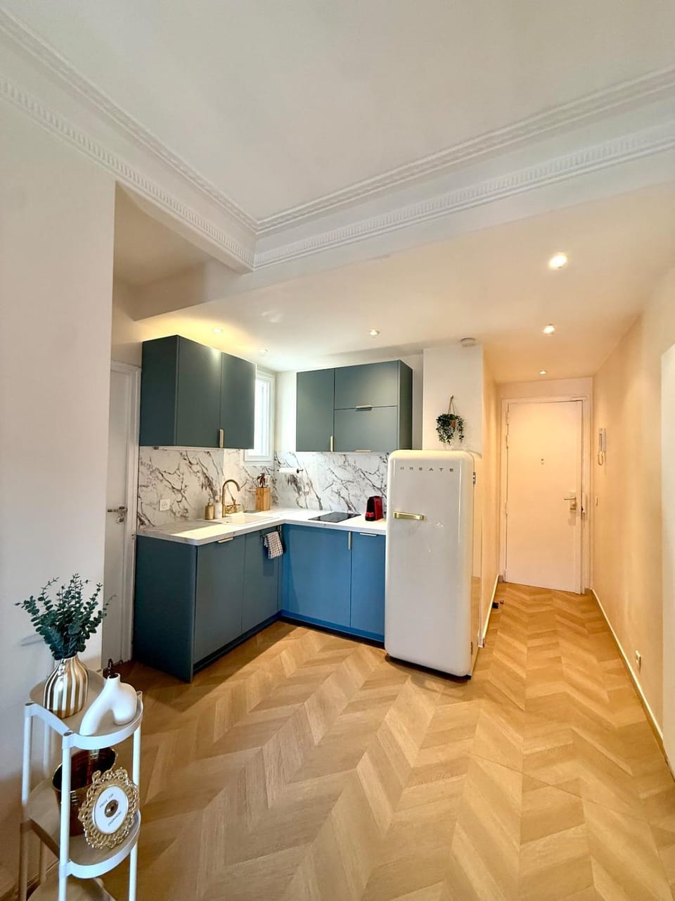 Kitchen or kitchenette, stove, kitchen