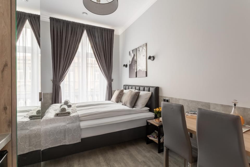 Bed, Living room, Photo of the whole room, Bedroom