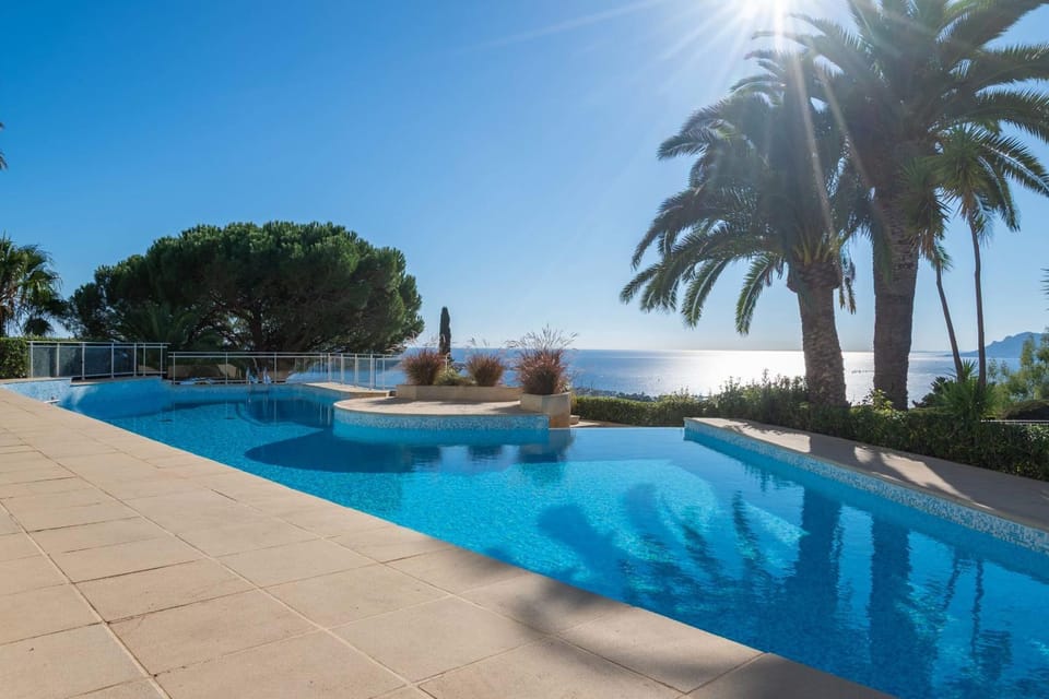 Sea view, Swimming pool
