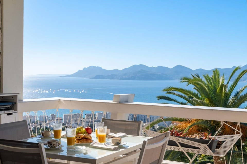 Balcony/Terrace, Dining area, Mountain view, Sea view