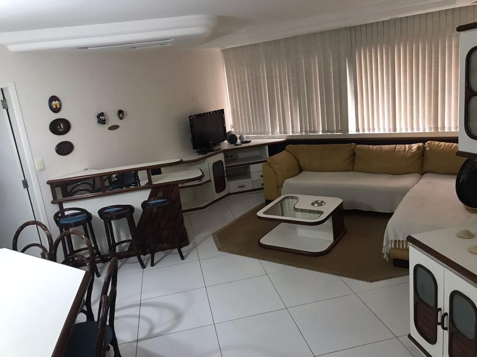 Apartamento aconchegante na praia da Enseada Apartment in State of São Paulo