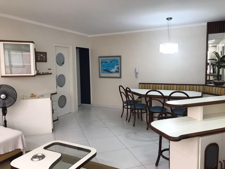 Apartamento aconchegante na praia da Enseada Apartment in State of São Paulo