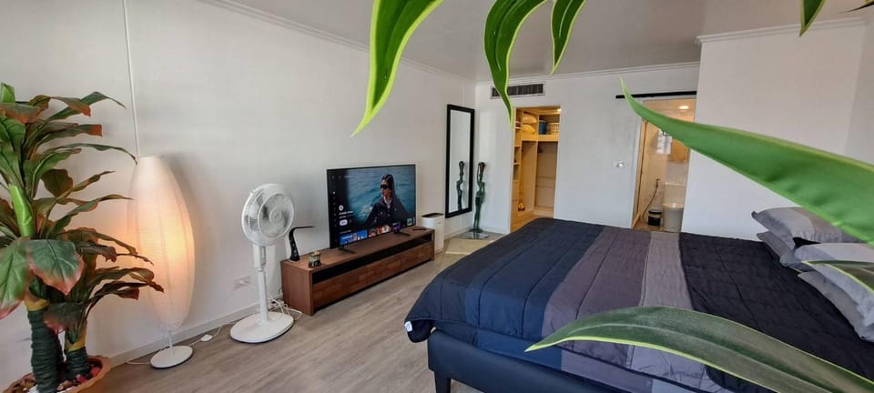 Newly renovated 1 bedroom condo NANA House in Bangkok