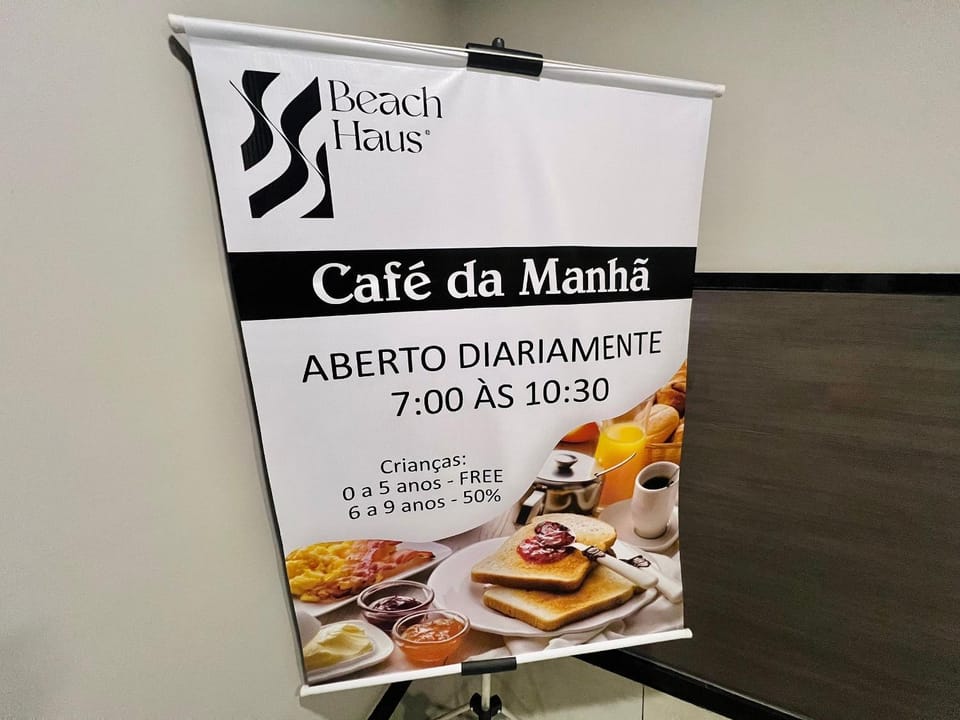 Coffee/tea facilities, Breakfast