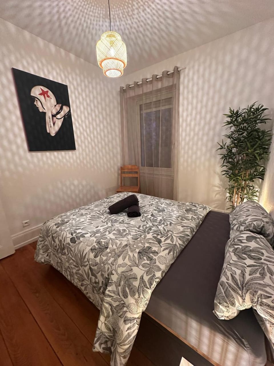 Bed, Photo of the whole room, Bedroom