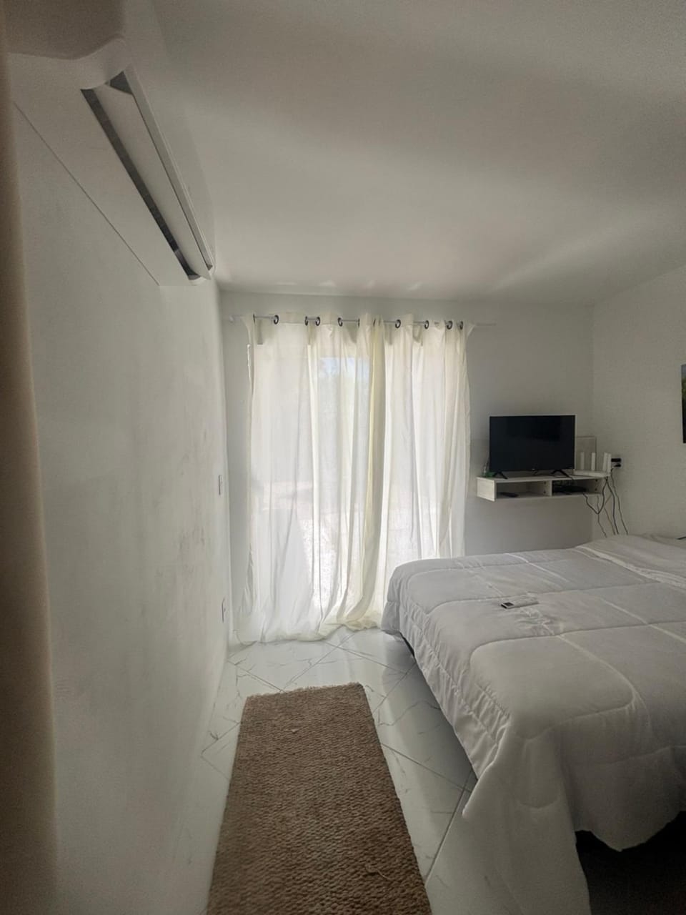 Casa 500 mts da praia Pico da Cruz beach House in Florianopolis
