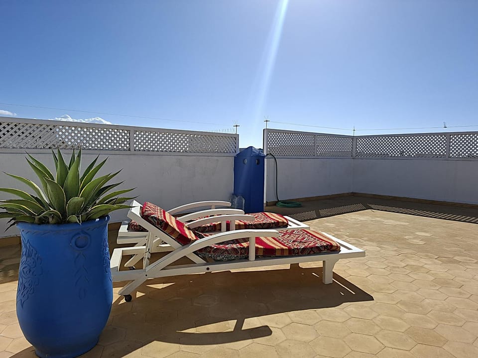 Property building, Patio, sunbed