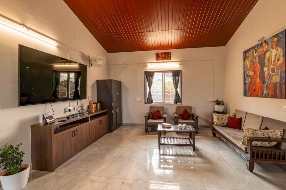 CosmicStays Birdsong Cottage Hilltop Lakeview Stay House in Maharashtra