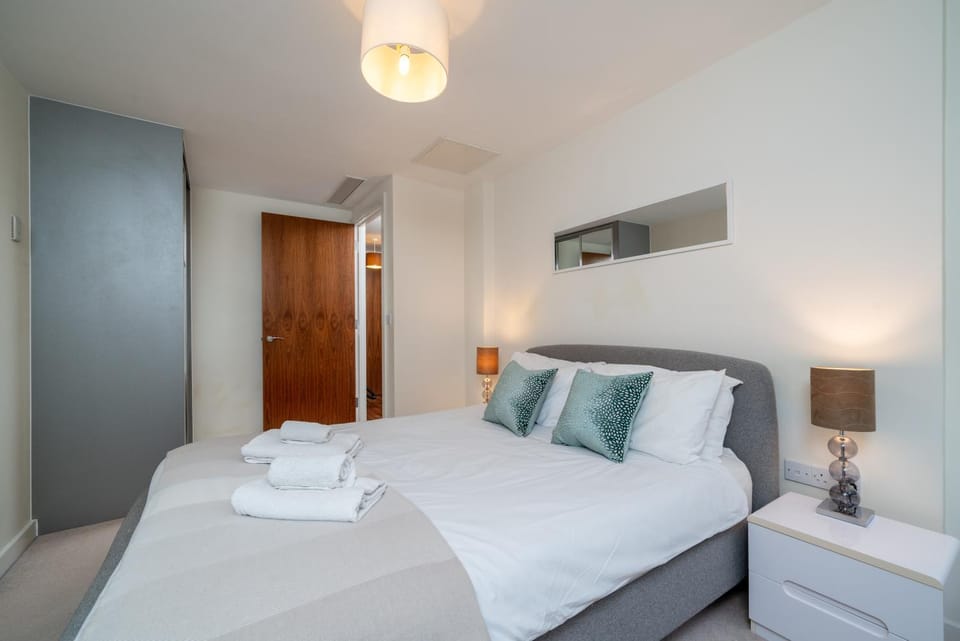 Bed, Bedroom, towels, wardrobe
