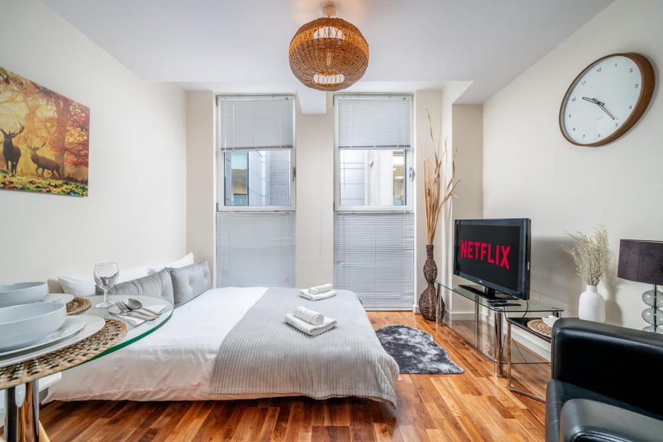 Bed, TV and multimedia