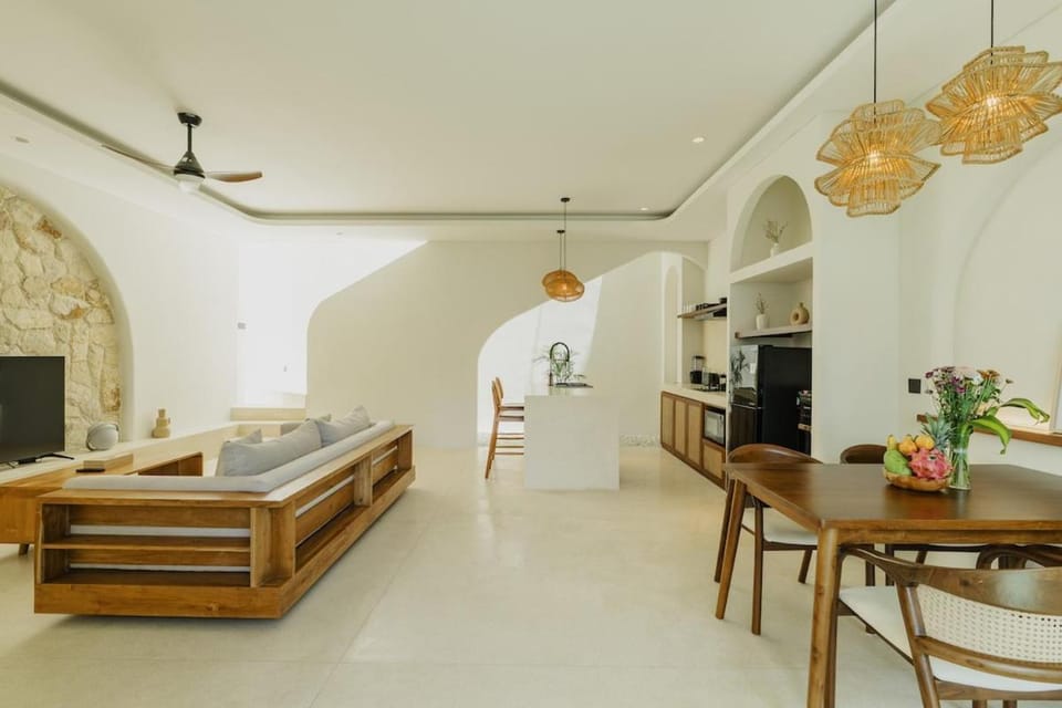 TV and multimedia, Living room, Seating area, Dining area