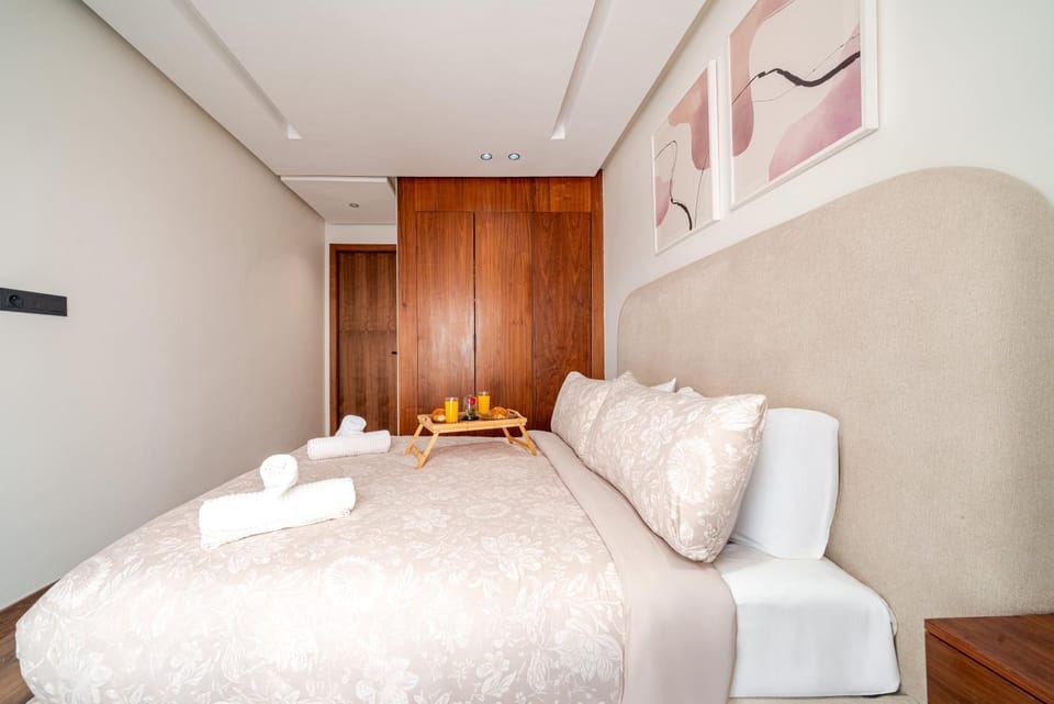 Bed, Photo of the whole room, Bedroom, towels, wardrobe