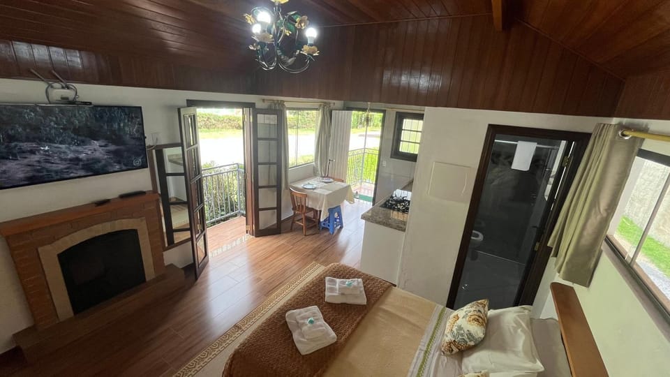 Bed, Bathroom, Kitchen or kitchenette, Bedroom