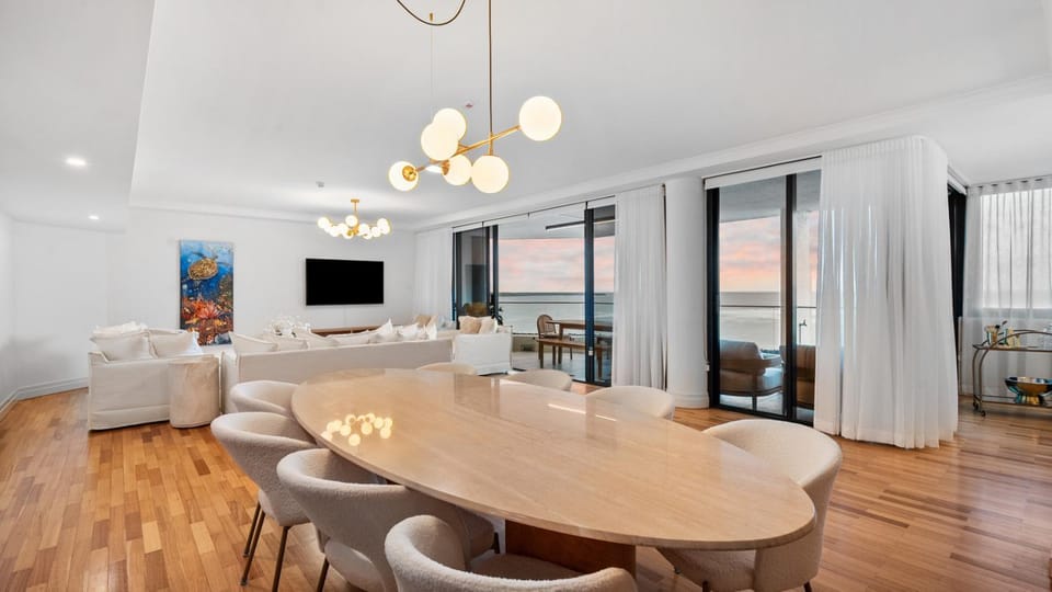 TV and multimedia, Living room, Dining area