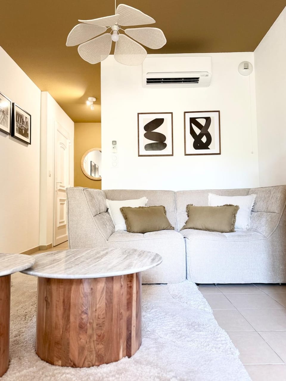 Living room, air conditioner