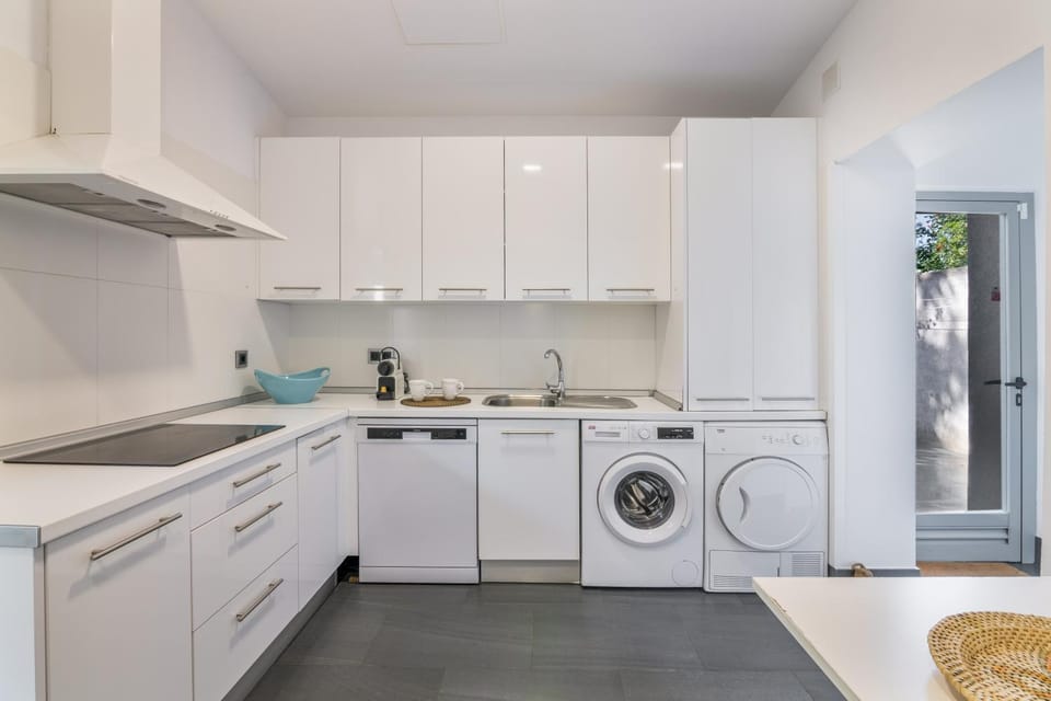 Kitchen or kitchenette, Living room