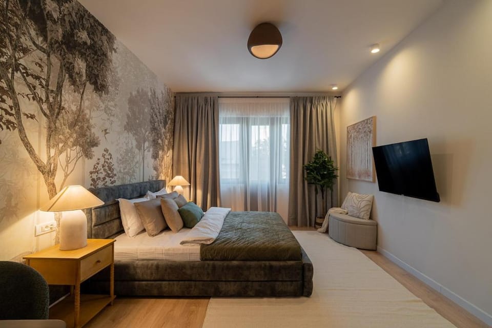 The Urban Forest Retreat Serene 3BD Sanctuary Apartment in Bucharest