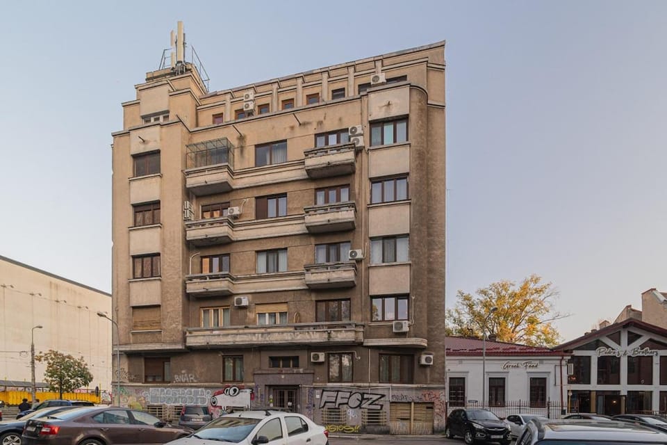 Property building, Street view