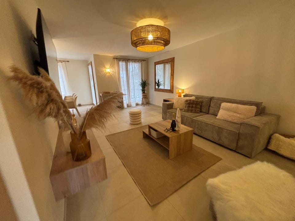 La Vieille Maison, appartement Cosy Proche Serre Chevalier Apartment in Briançon