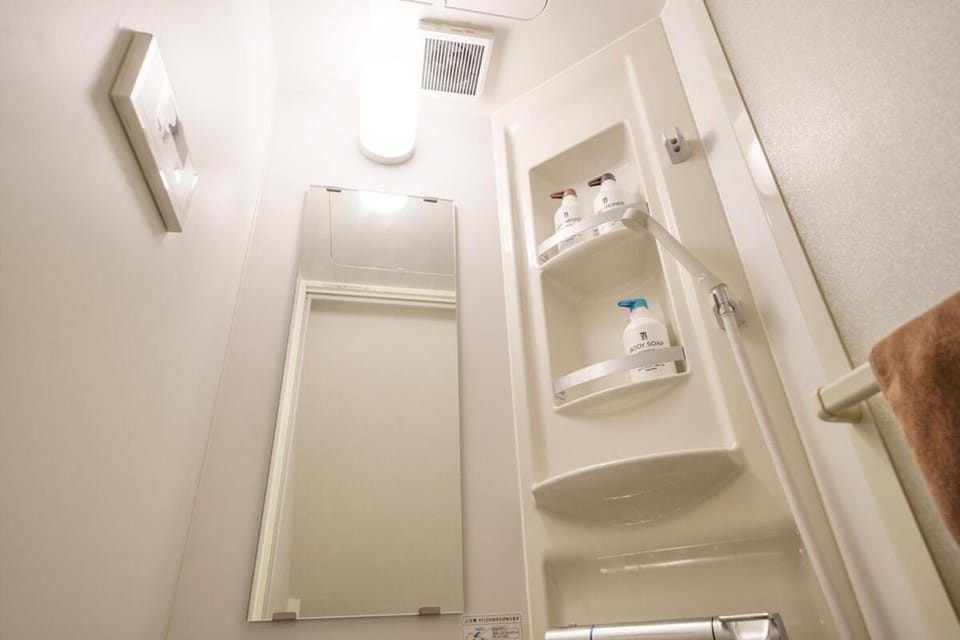 Shower, Bathroom