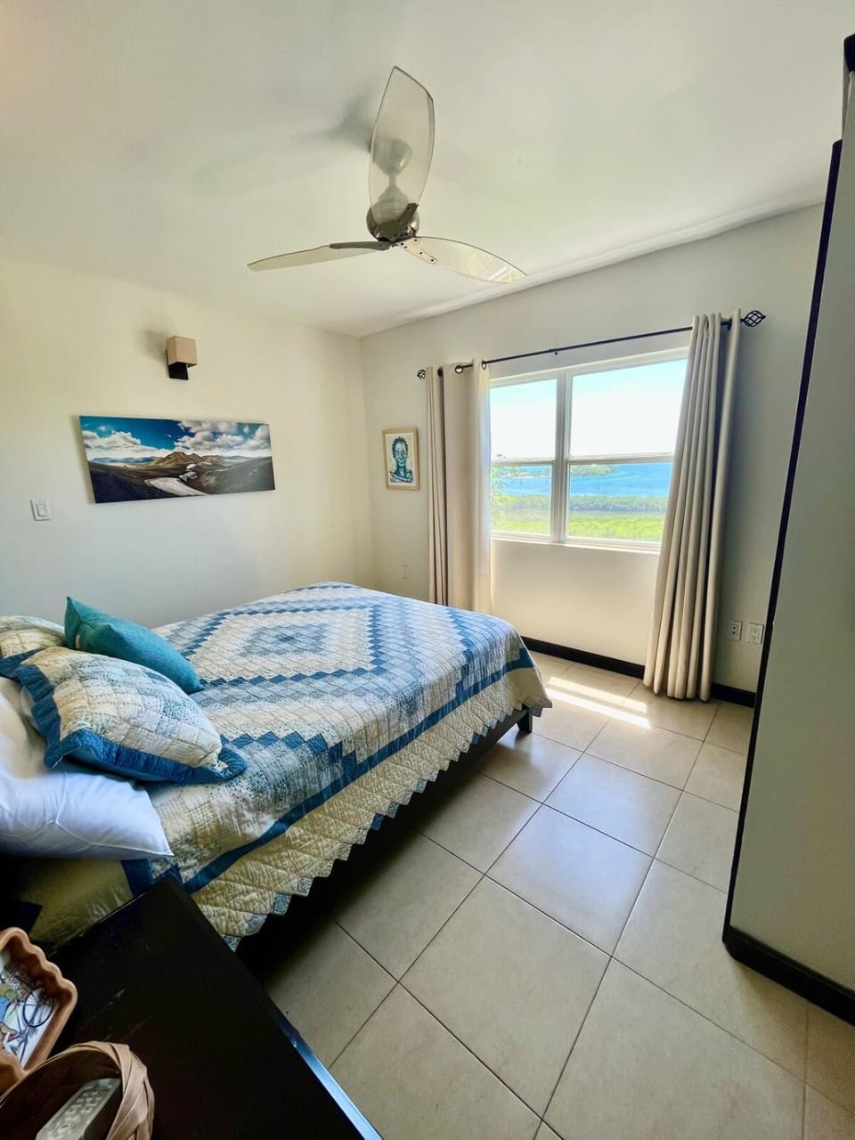Bed, Photo of the whole room, Bedroom, wardrobe, air conditioner
