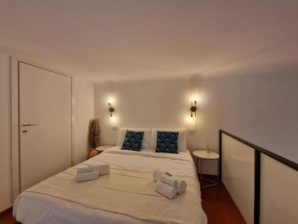 Bed, Photo of the whole room, Bedroom, towels, wardrobe