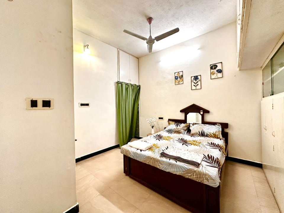 Bed, Bedroom, air conditioner